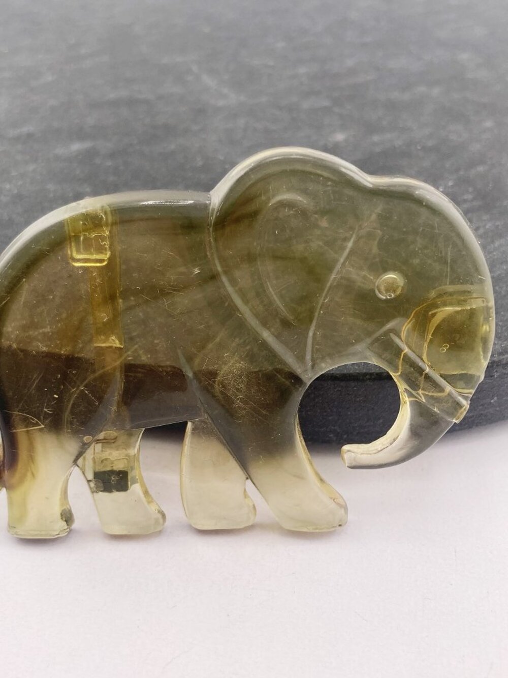 VINTAGE Big golden green plastic elephant belt buckle c. 1960s 1970s dressmaking